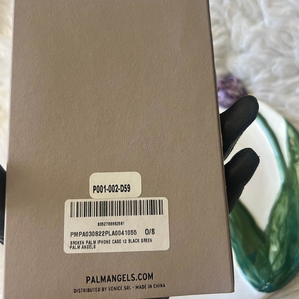 NIB Iphone 12 case - Picture 4 of 4